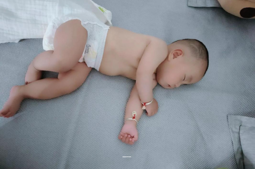 昆山孕妇肚子一跳一跳